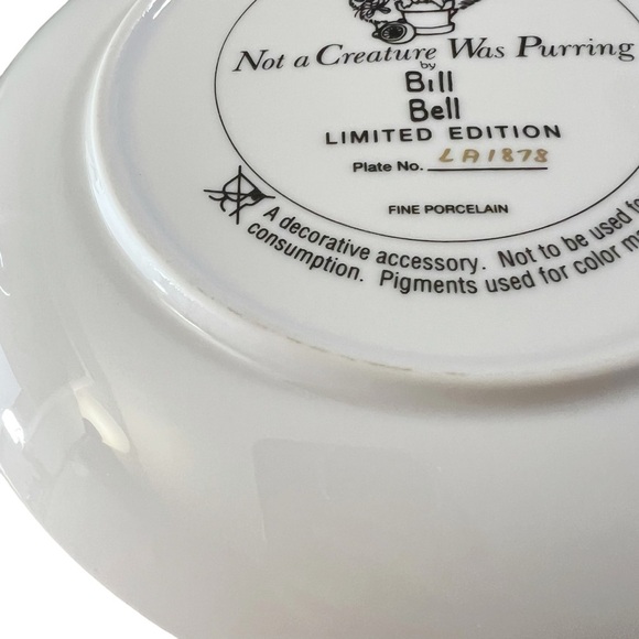 Franklin Mint Heirloom Bill Bell Not a Creature Was Purring Collector Plate - Picture 8 of 10